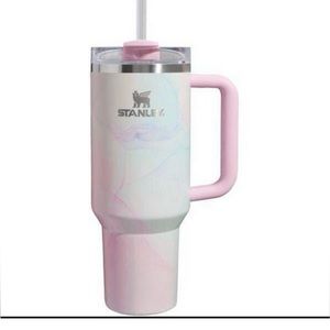 BNWT Stanley 40oz H2O FlowState Quencher